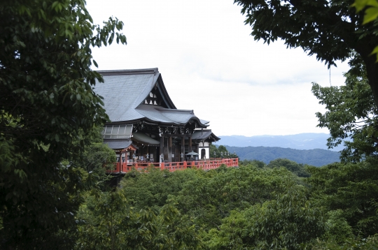 朝護孫子寺