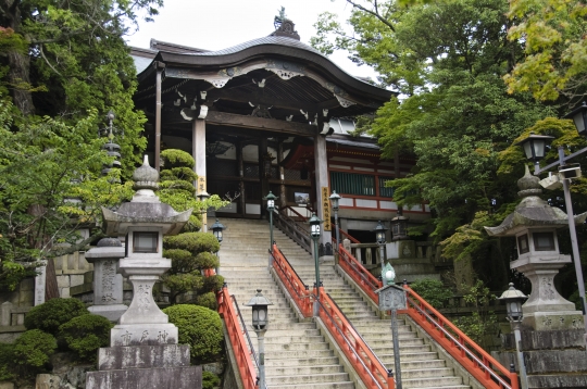 朝護孫子寺